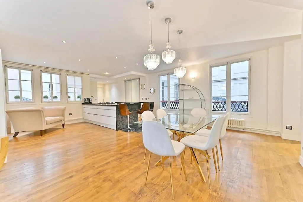 Апартаменты Grand Appartement Prestigieux Et Central A Париж